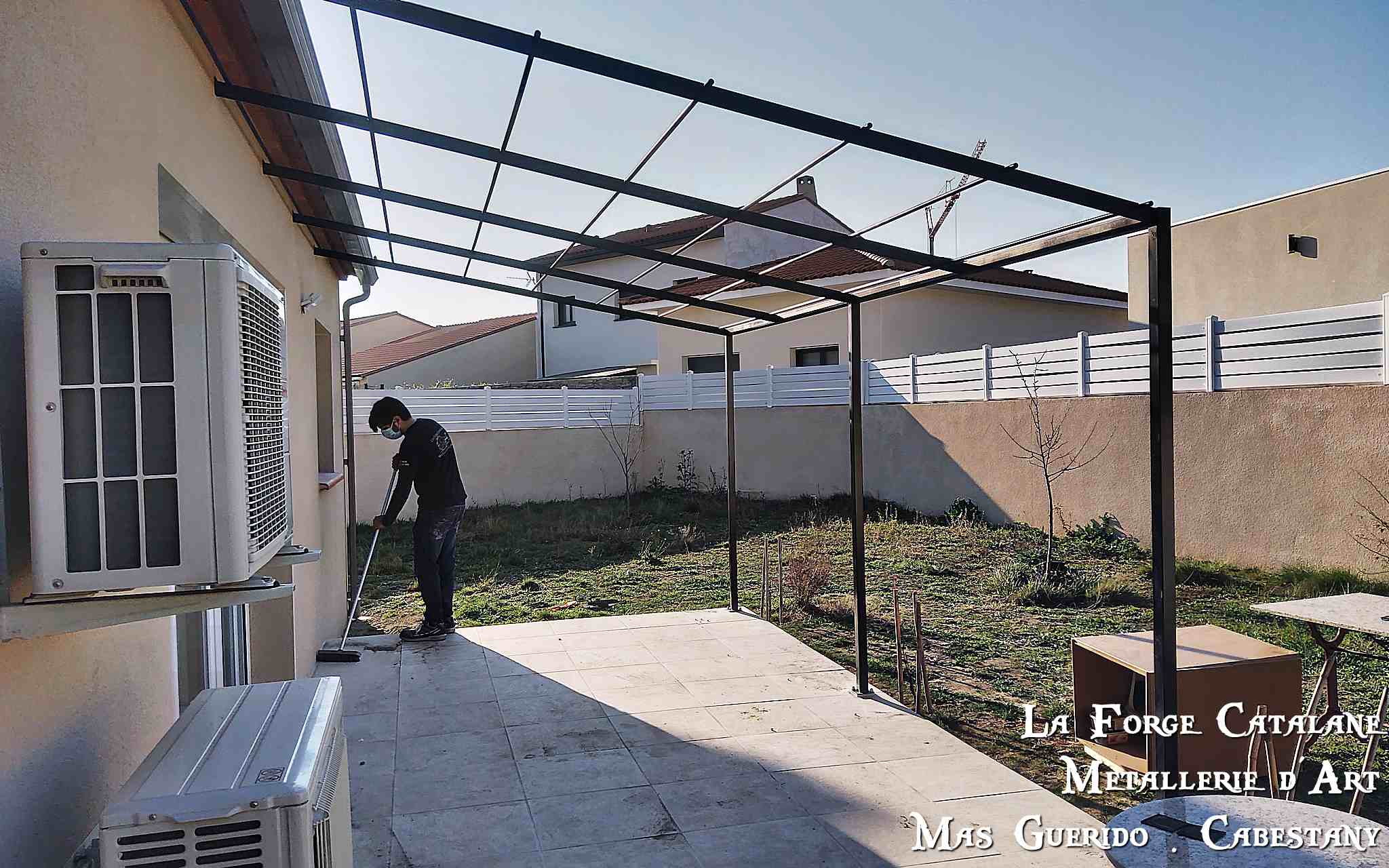 pergola simple ossature carre forge catalane.jpg